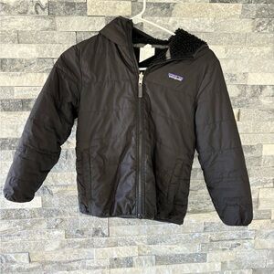 Patagonia kids black coat size 6/8